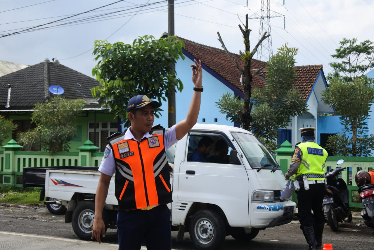 Operasi Pemeriksaan Persyaratan Teknis dan Laik Jalan