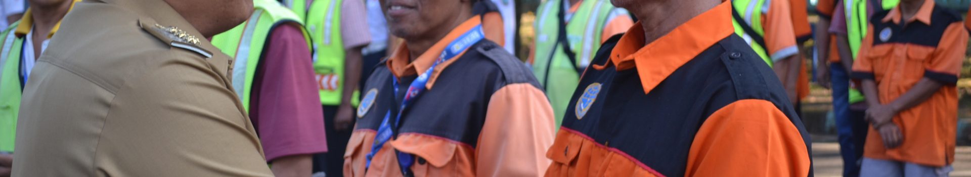 APEL PEMBINAAN DAN PENYERAHAN SERAGAM JURU PARKIR TEPI JALAN DI KOTA SALATIGA