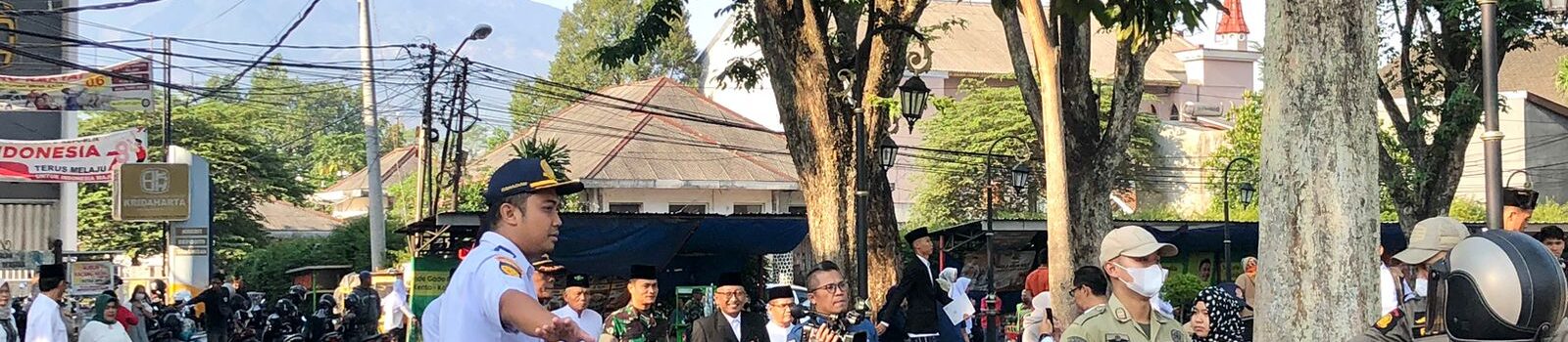 GATURLALIN UPACARA HARI SANTRI DI LAPANGAN ALUN-ALUN PANCASILA