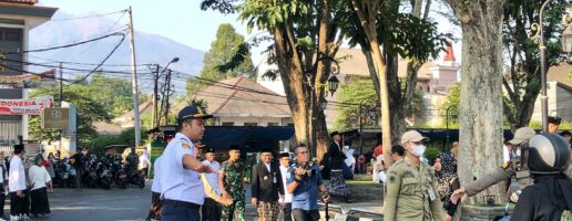 GATURLALIN UPACARA HARI SANTRI DI LAPANGAN ALUN-ALUN PANCASILA