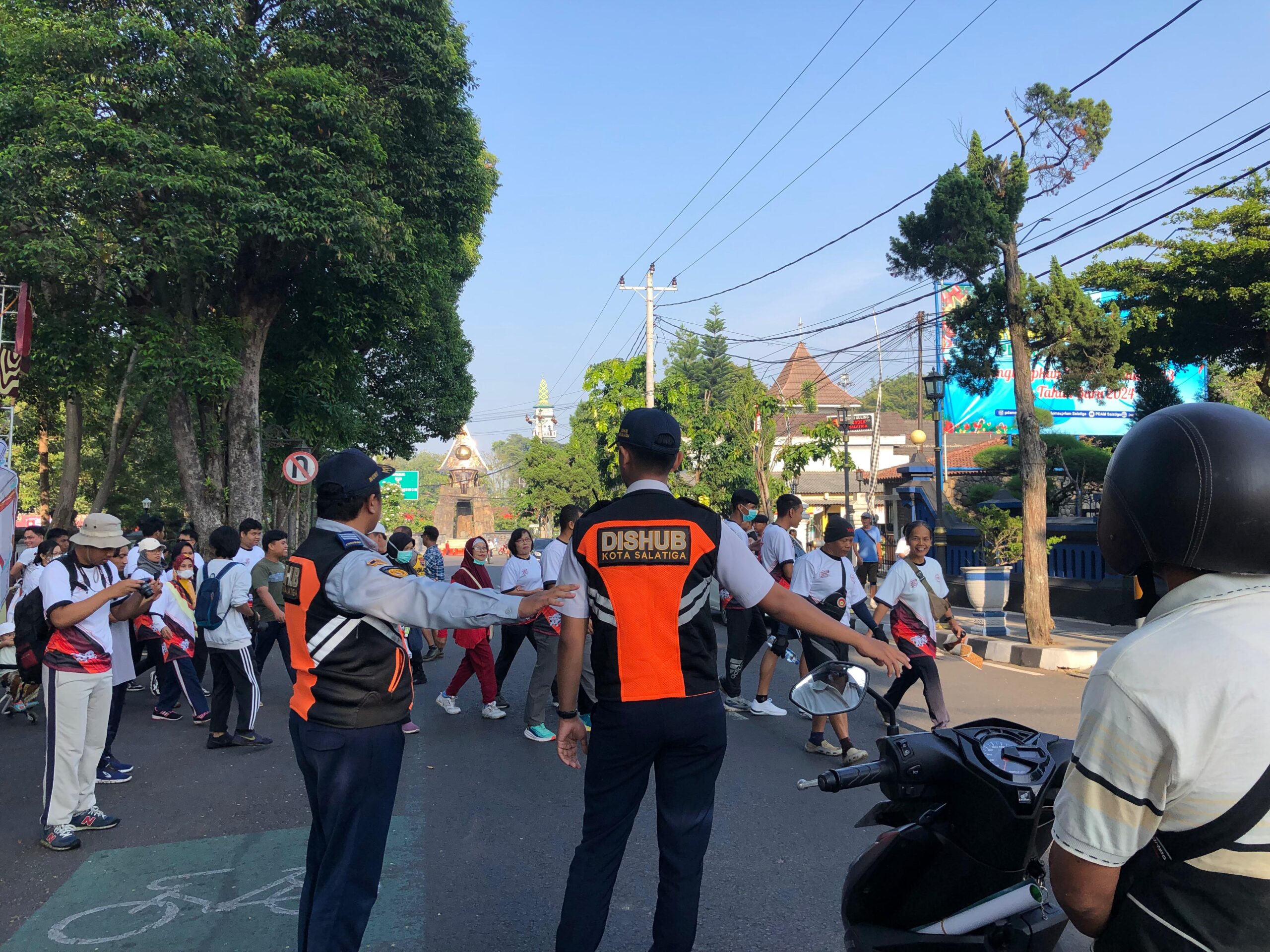 GATURLALIN KPU FUN WALK DI HALAMAN PEMKOT SALATIGA