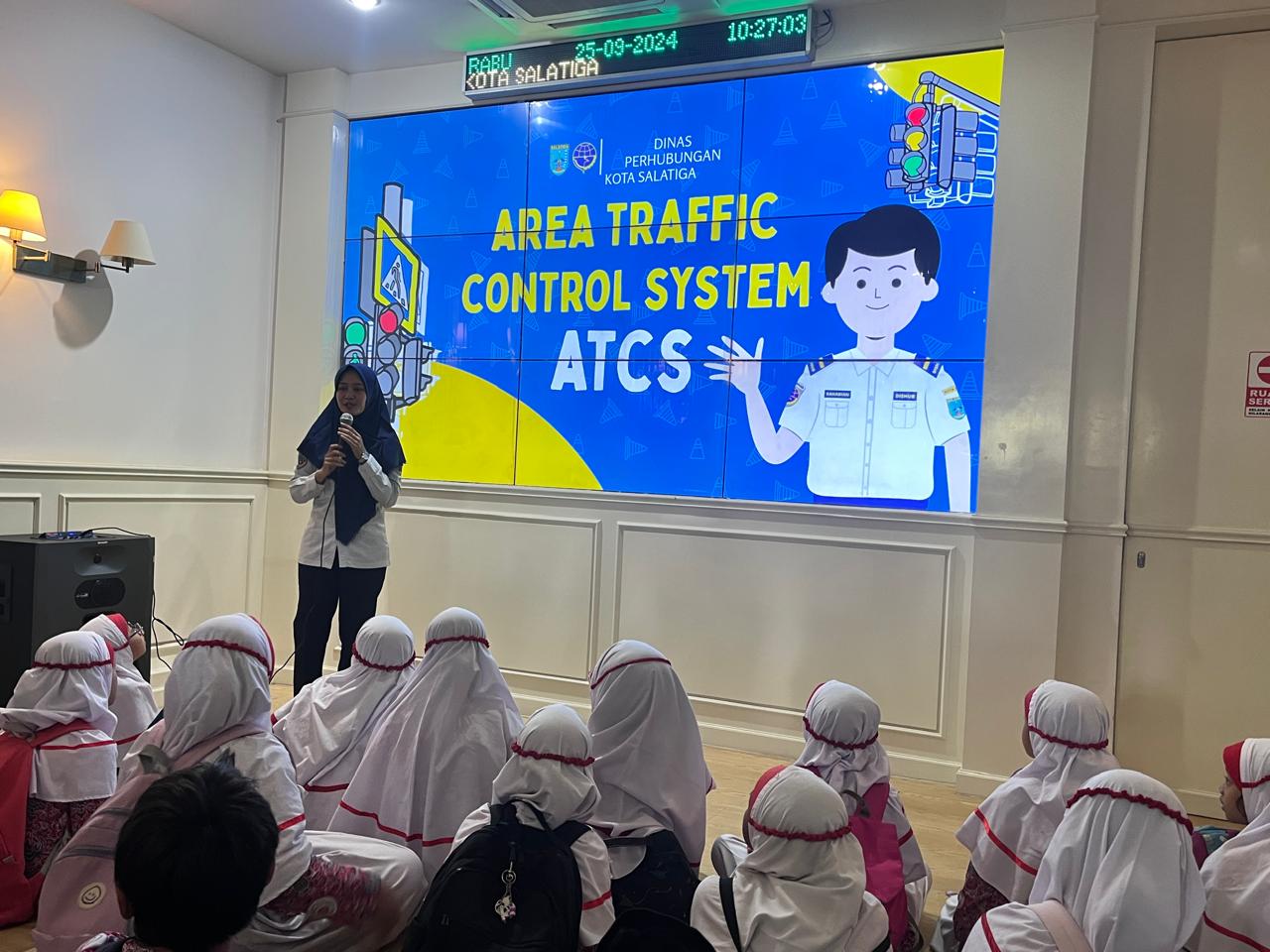 SI DOL SLAMET BERSAMA SD MUHAMMADIYAH PLUS 01 KOTA SALATIGA