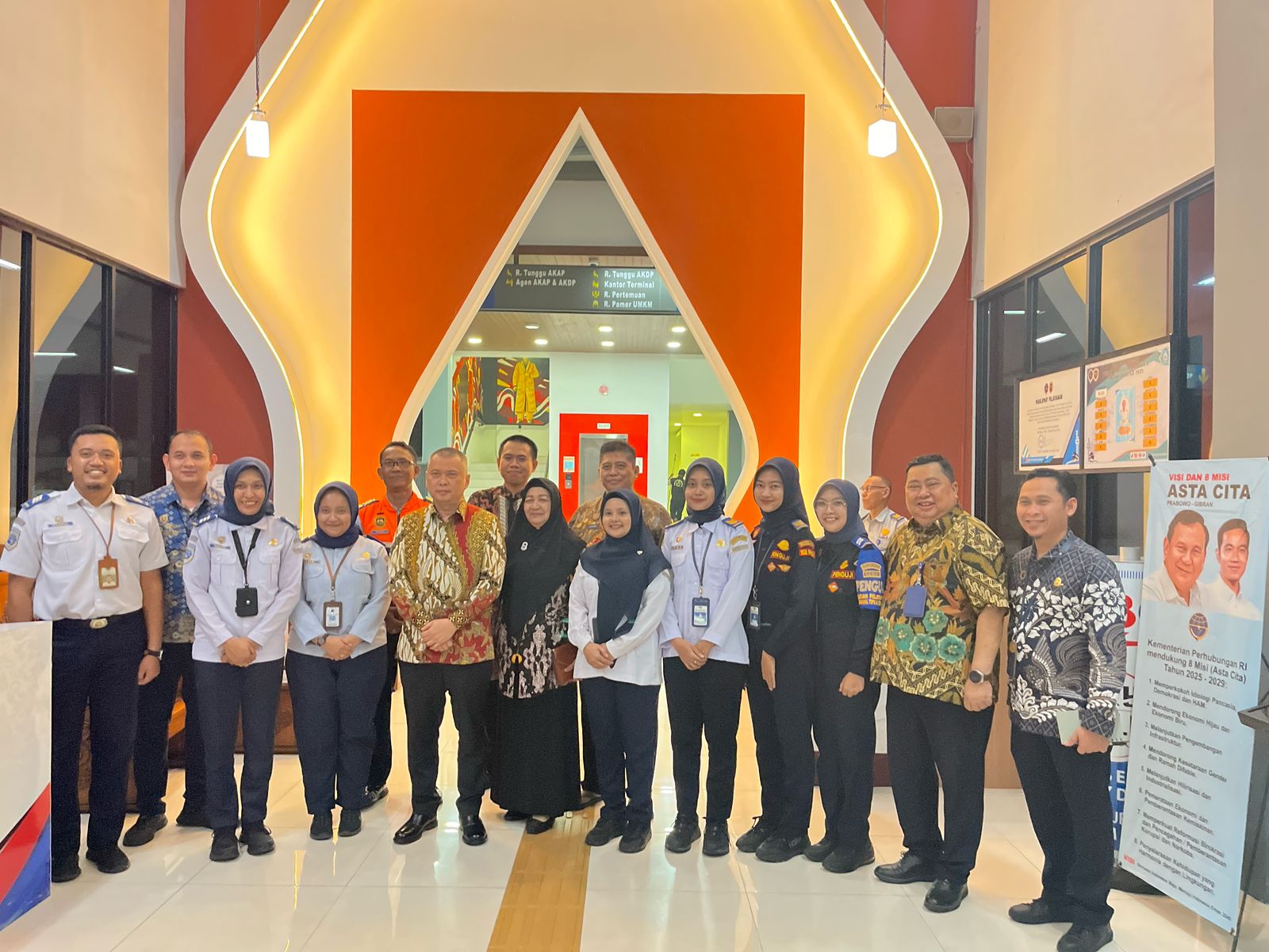 KUNJUNGAN MENTERI PERHUBUNGAN KE TTA TINGKIR