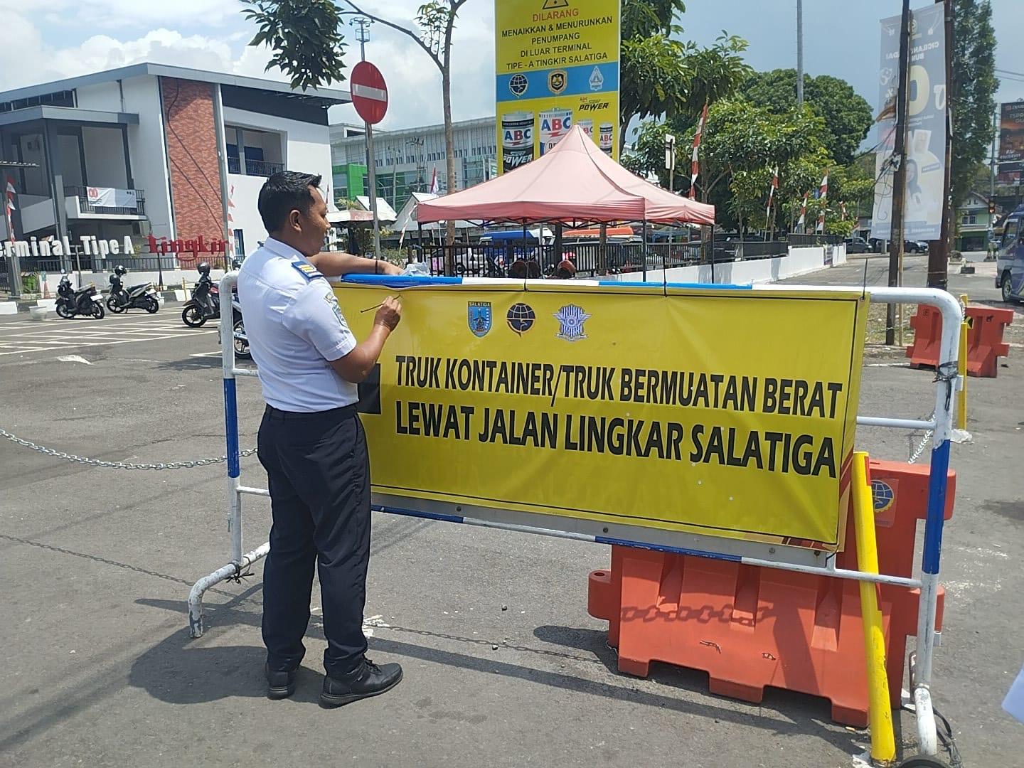 PEMASANGAN RAMBU/MMT TRUCK WAJIB MELALUI JLS