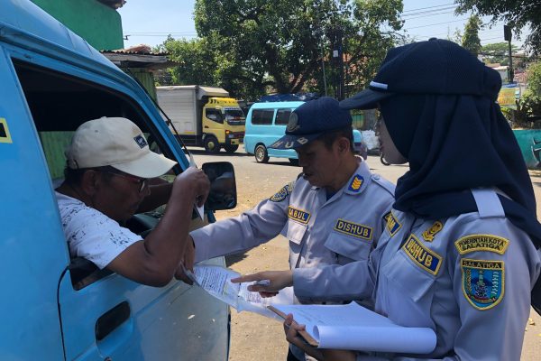 PATROLI DAN PENEMPELAN STICKER QUPAKSA ANGKOTA